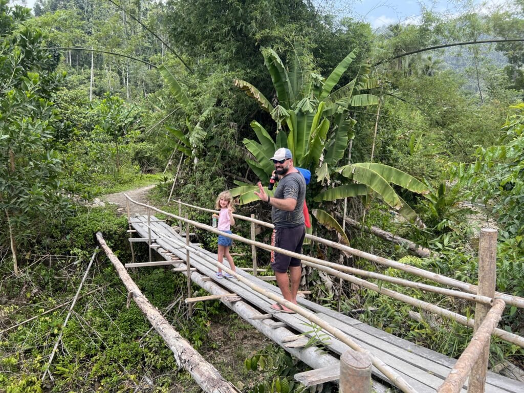 Port Barton, Palawan (Filipinas): pueblo playero con niños
